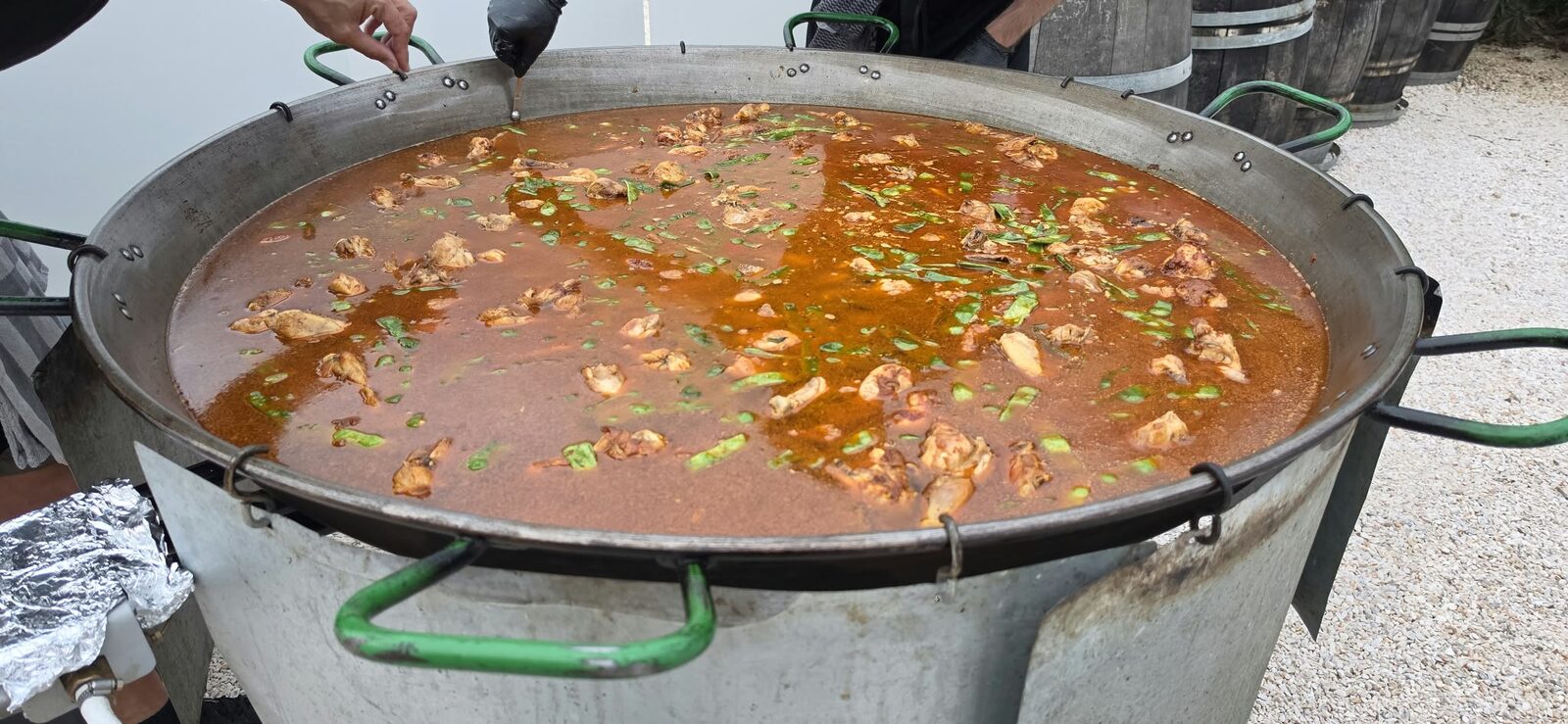 La paella, prête à servir